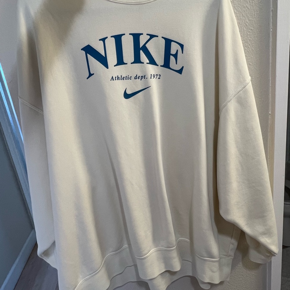 Oversized Nike sweatshirt